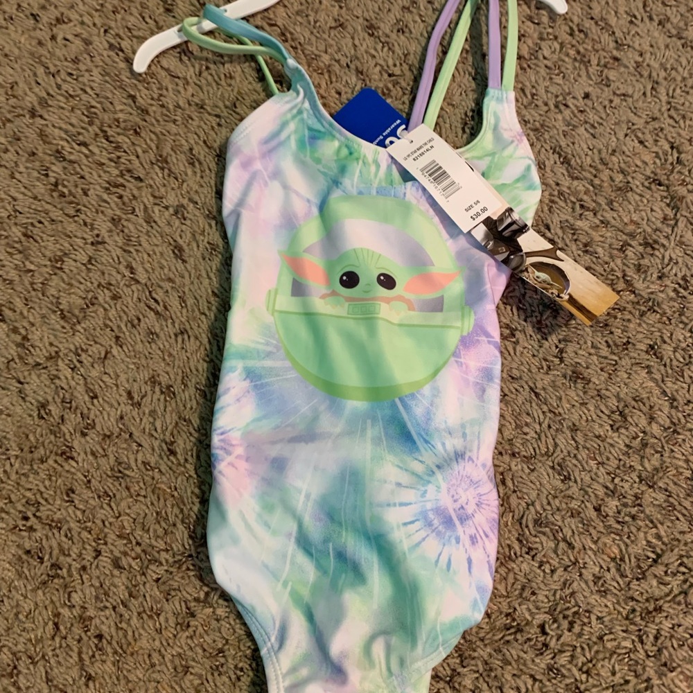 Girls size 5/6 Star Wars baby Yoda one piece swimsuit